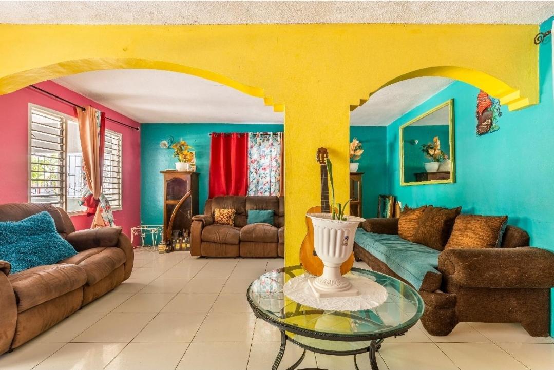 Colorful Private Room Oasis Бухта Монтего Экстерьер фото